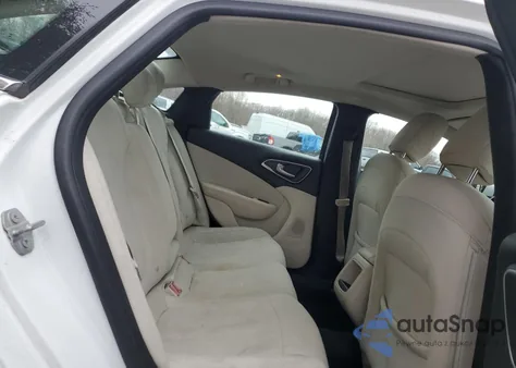 2015 Chrysler 200 Limited z USA, uszkodzony, nr VIN 1C3CCCAB9FN669311